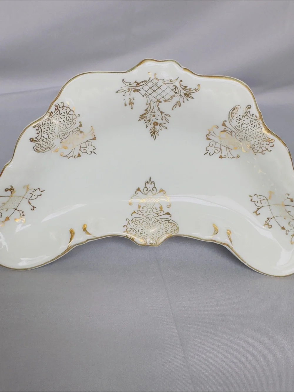Set of 2 Vintage Andrea Sadek Porcelain Gold Design Bone Dishes Trinket Kidney